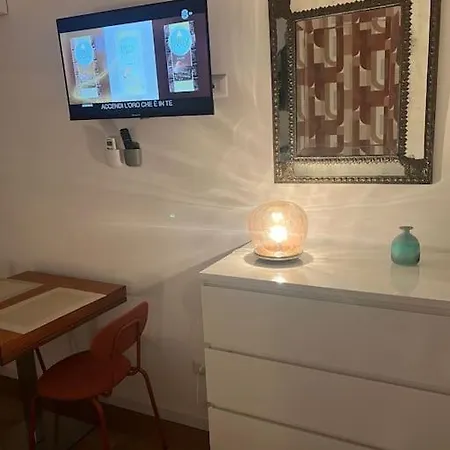 Ventinove Metri Monovano Zona Stazione * バーリ